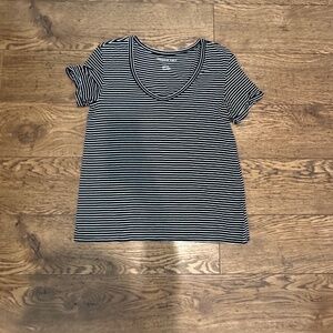 American Eagle women’s top